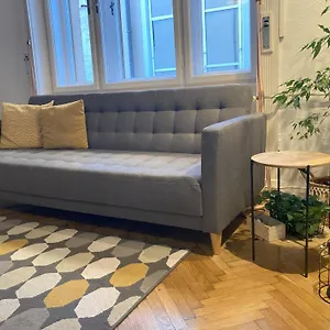 Apartment Downtown W18